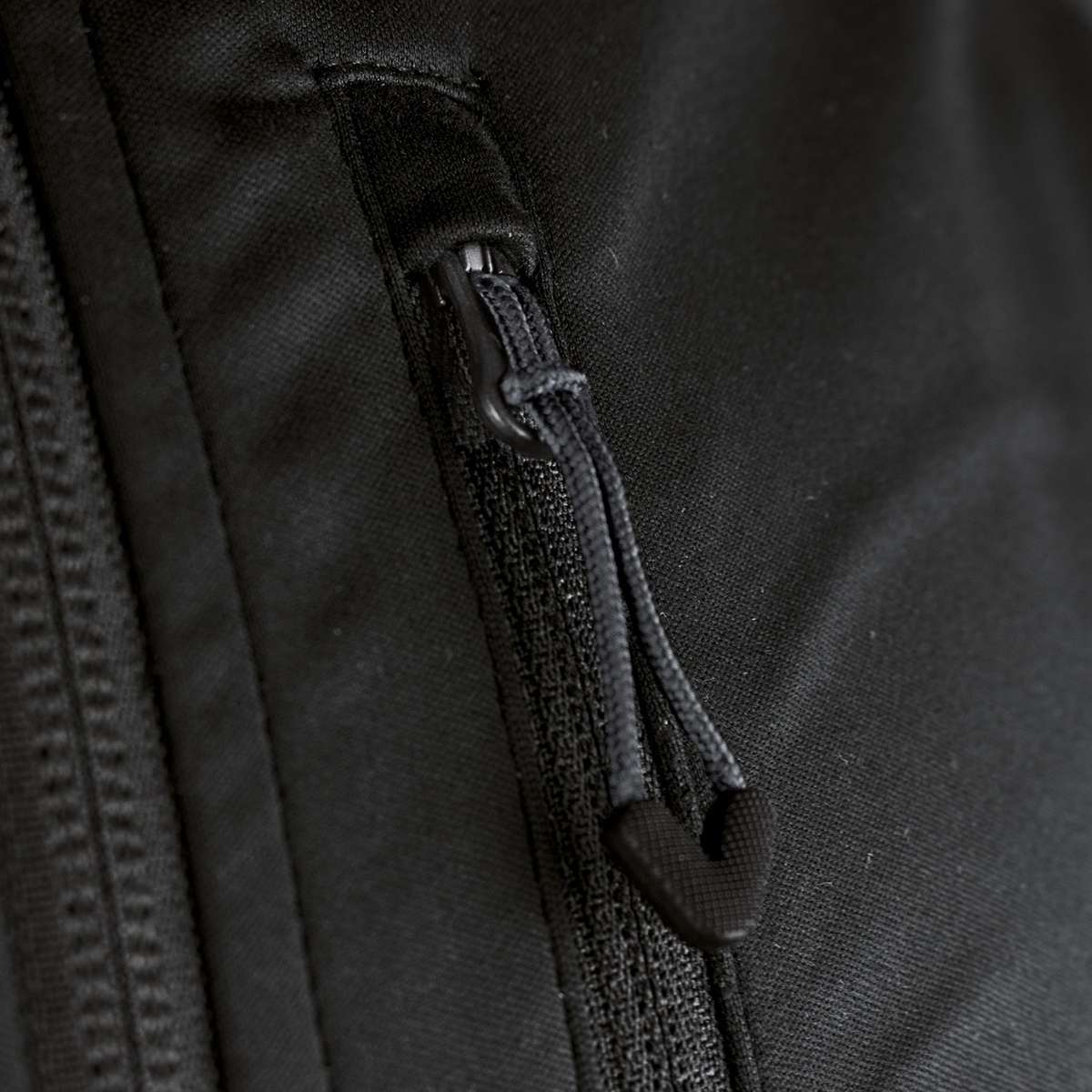 7605M-Softshelljacke-Light-Detail7